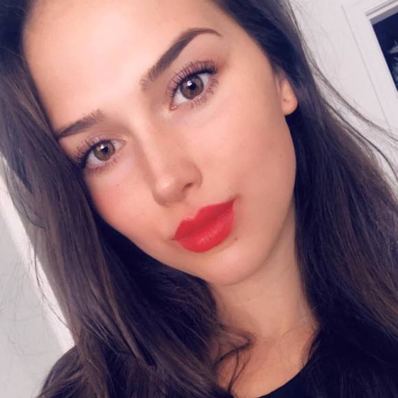 Meet your Posher, Nikol - Picture 1 of 1